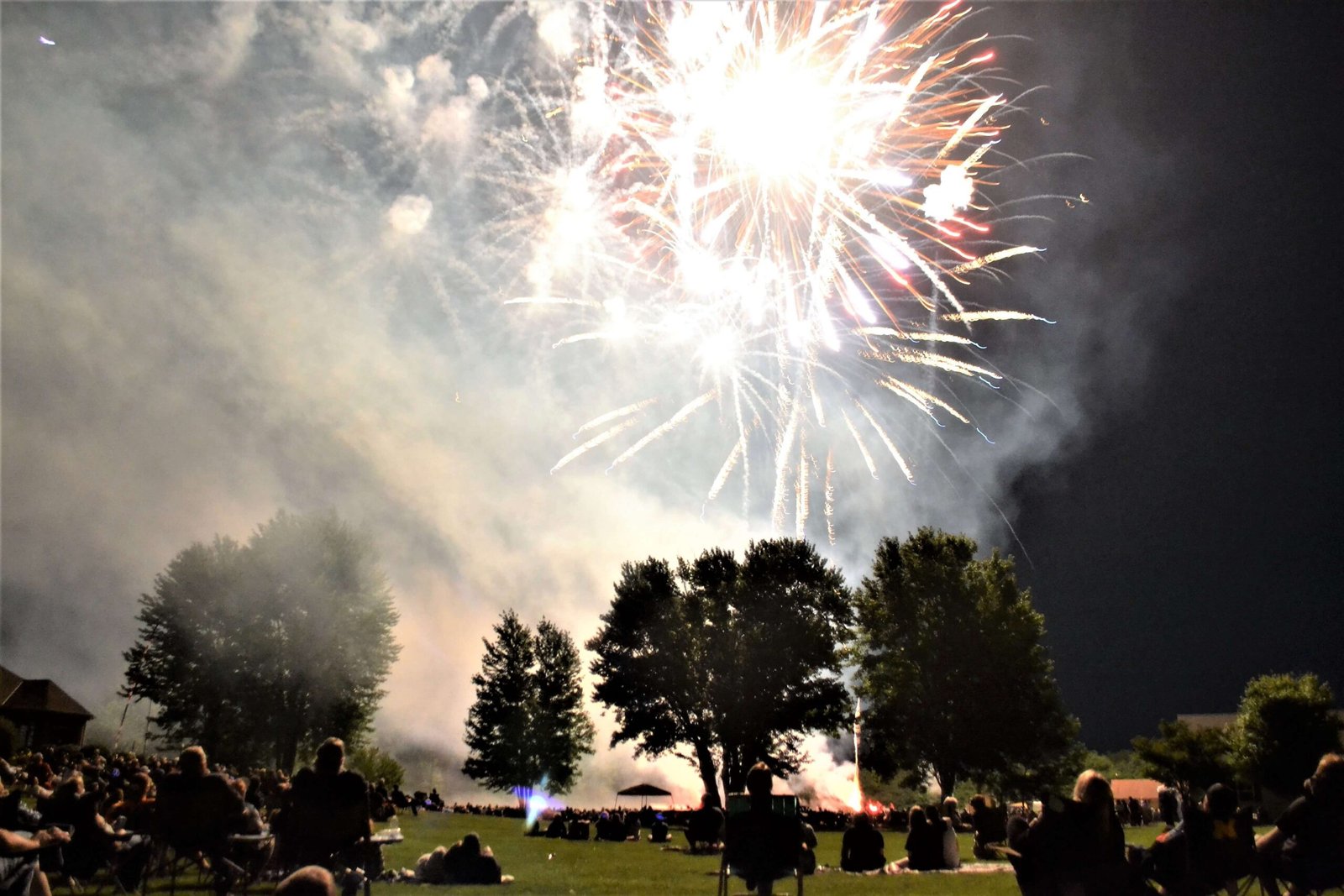 fourth-of-july-fireworks-display-Loudoun-County